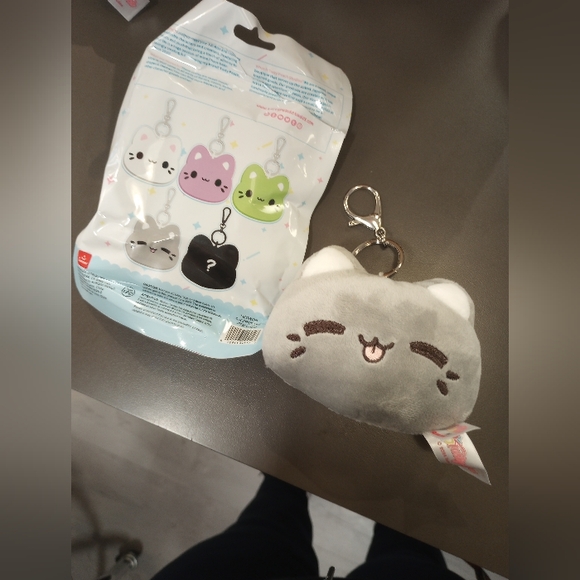 Meowchi Keychain - Picture 3 of 5